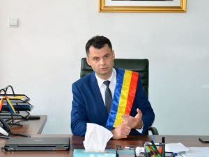 Inedit!Primarul Adrian Dobre ține audiențe și pe Facebook