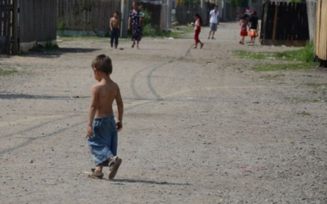 Ploieştiul ţine piept O 9 şansă! Sprijinirea comunităţii marginalizate din Municipiul Ploieşti prin elaborarea unei Strategii de Dezvoltare Locală/ sursă foto adevărul