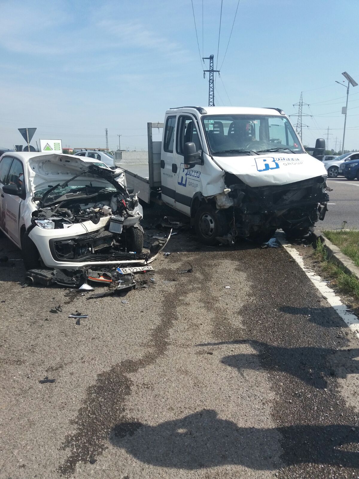 Accident grav pe DN 1! O femeie este încarcerată și inconștientă!