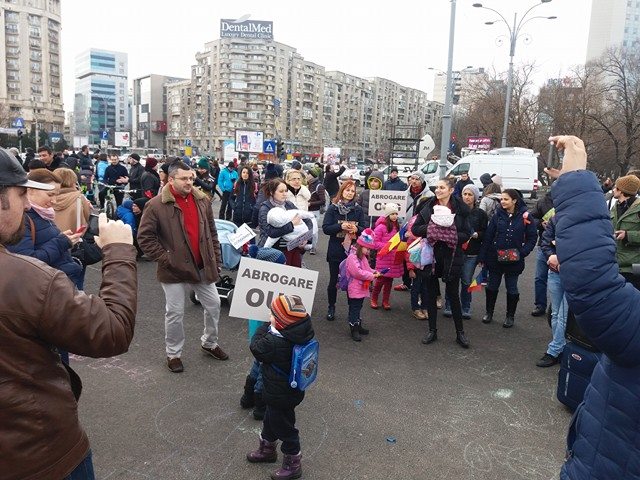 Piaţa Victoriei Românii, din nou în stradă/ sursă foto HotNews Mobile