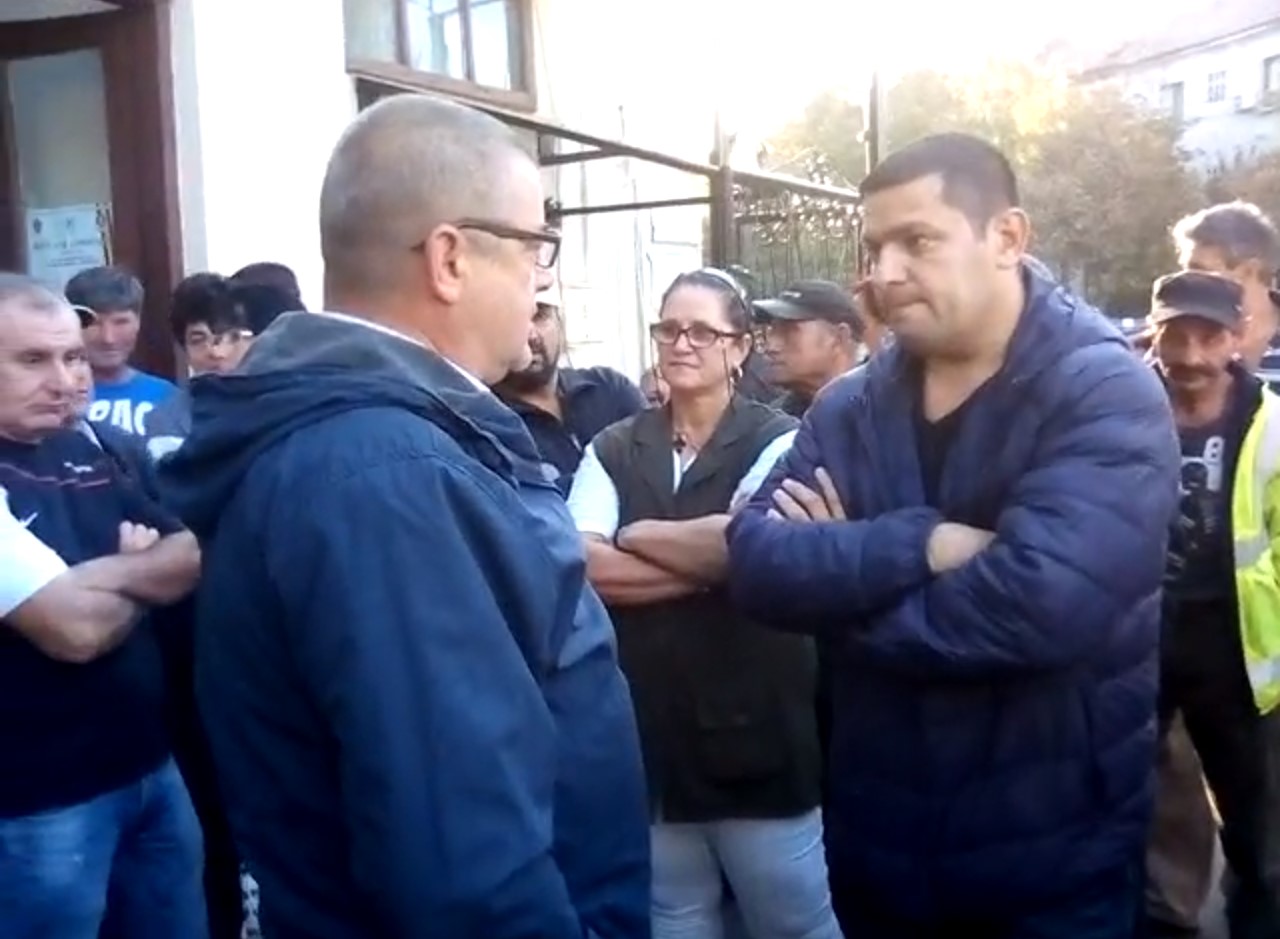 VIDEO: Directorii SGU, huiduiți de angajați! Acuzații grave la adresa conducerii!