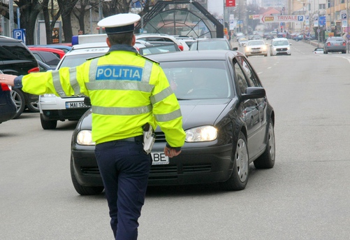 Cu ochii pe prahovenii care iau persoane la ocazie/ sursă foto google image