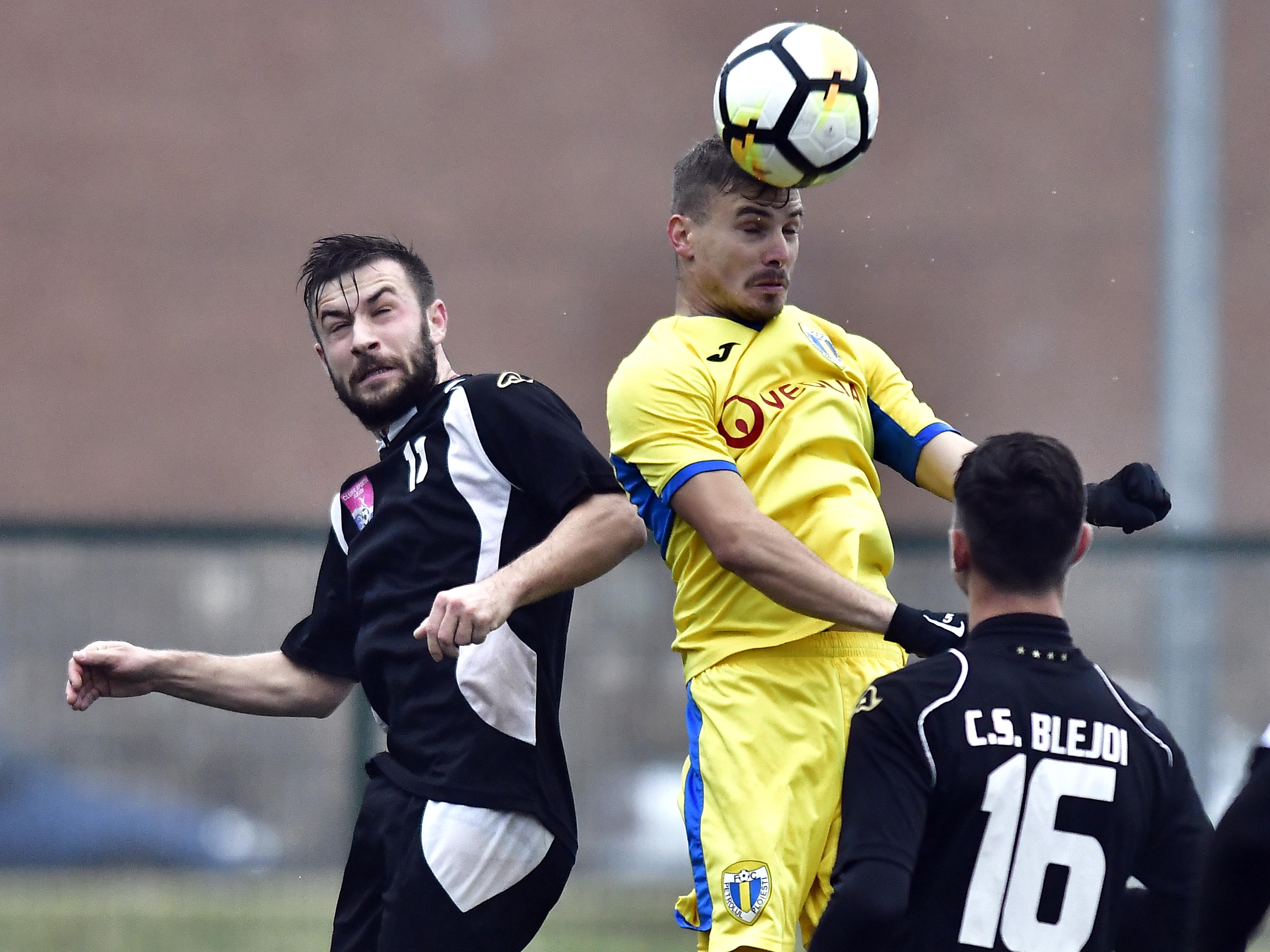 FOTBAL:CS BLEJOI-PETROLUL PLOIESTI, MECI AMICAL (2.12.2017)