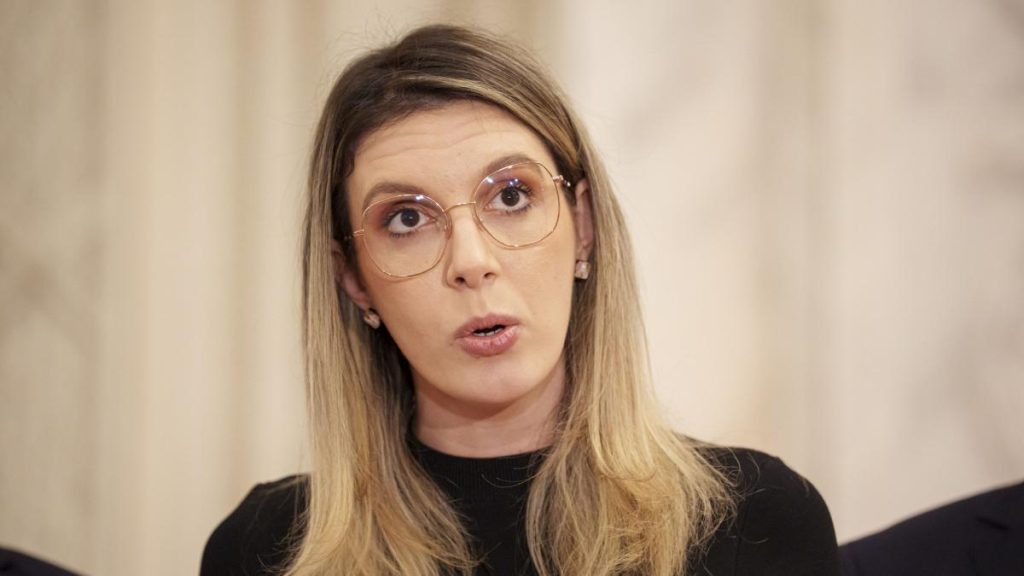 ministrul mediului diana buzoianu motiune