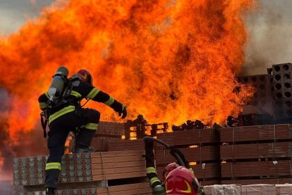 Incendiu la mai multe locuințe