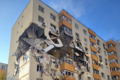 Explozie puternică la un bloc