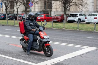 Livrator străin
