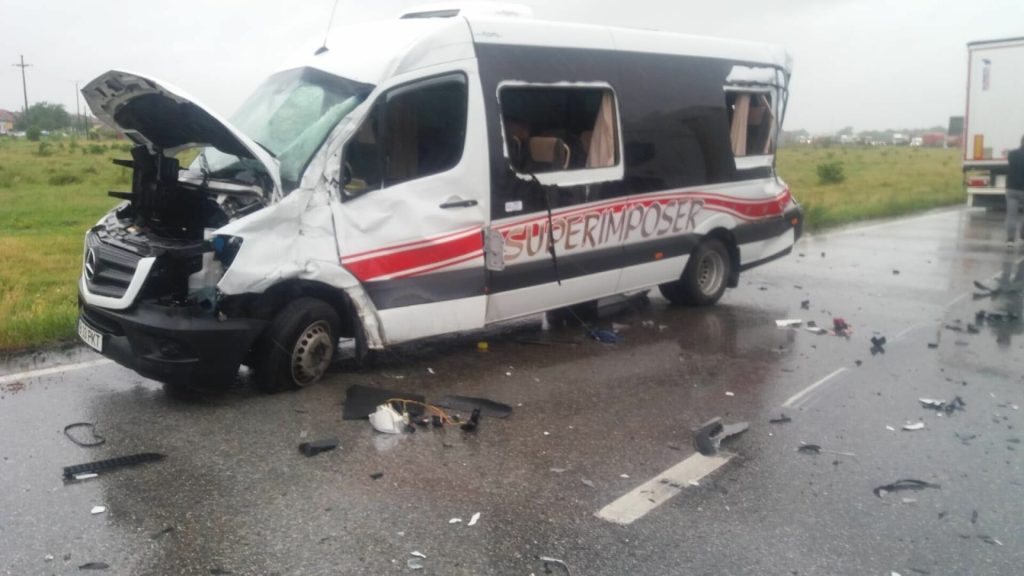 Microbuz de transport școlar