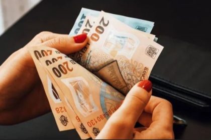 Salariul minim înghețat