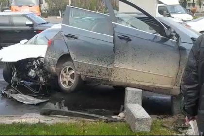 Accident în intersecție