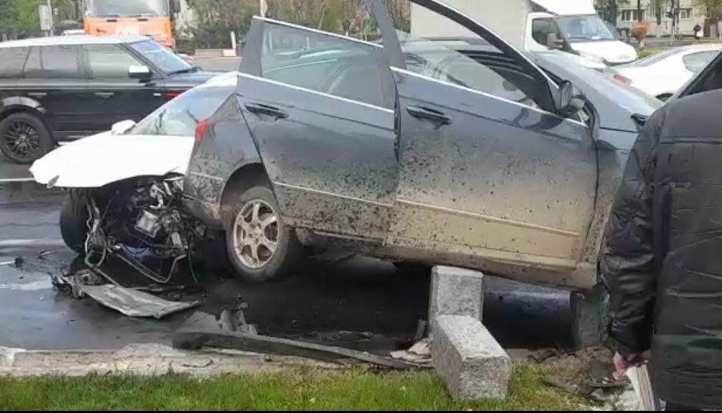 Accident în intersecție