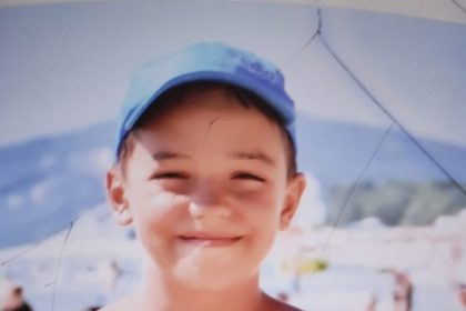 Copil de 10 ani