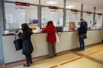 43.000 de posturi