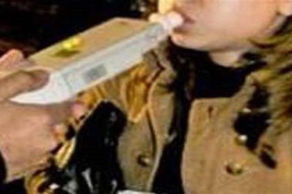 Tânără beată la volan