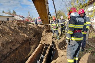 2 persoane surprinse de un mal de pământ