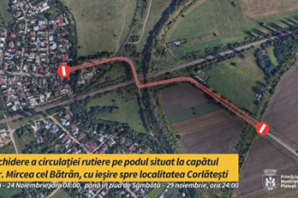 Trafic blocat pe podul