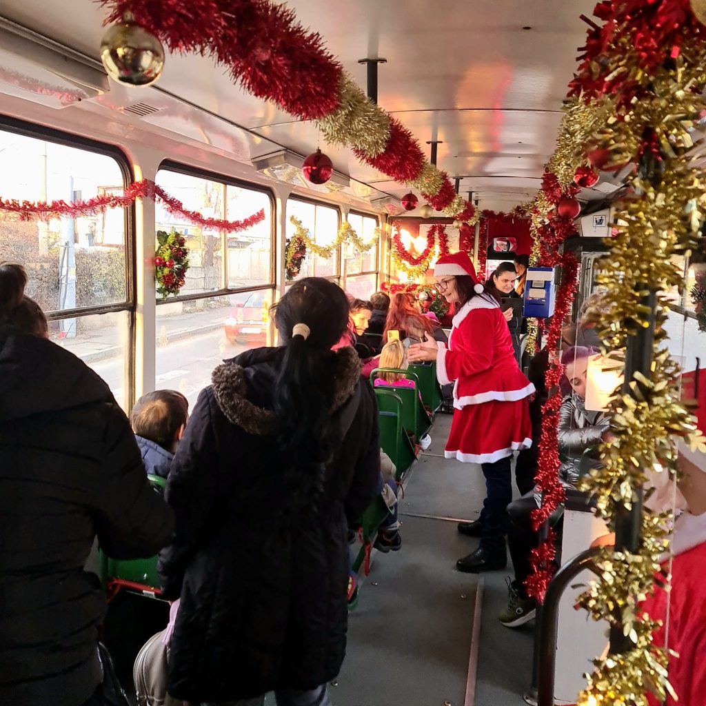 Tramvaiul lui Moș Crăciun revine