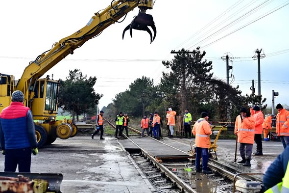 Lucrările la trecerea la nivel cu calea ferată