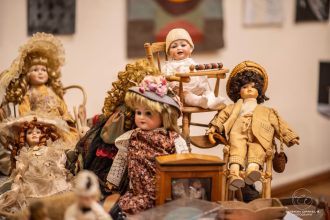 Expoziție de păpuși
