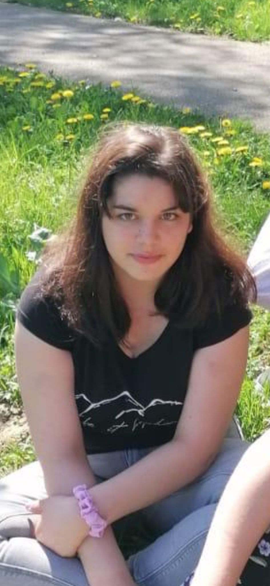 Polițiștii caută o minoră