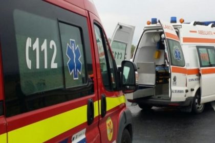 Un șofer băut a lovit două mașini