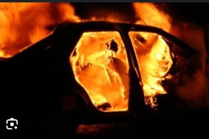 Autoturisme în flăcări