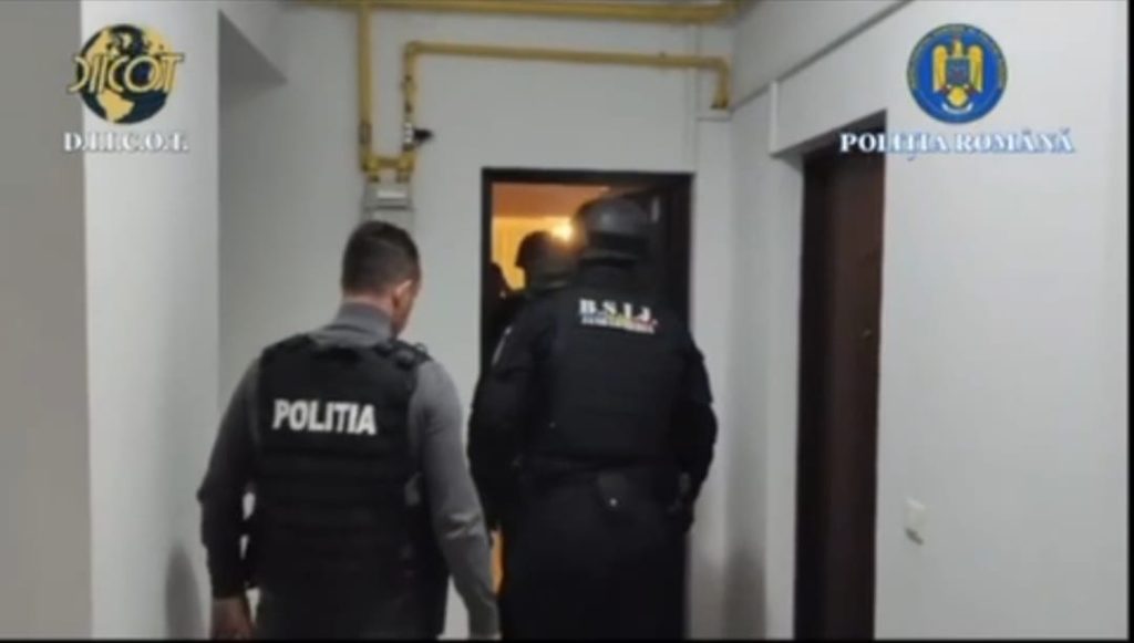 DIICOT execută 15 percheziții