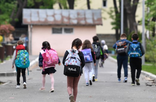 Elevii s-au întors la școală
