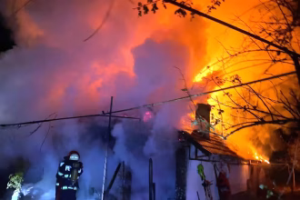 Incendiu la o locuință din Ploiești