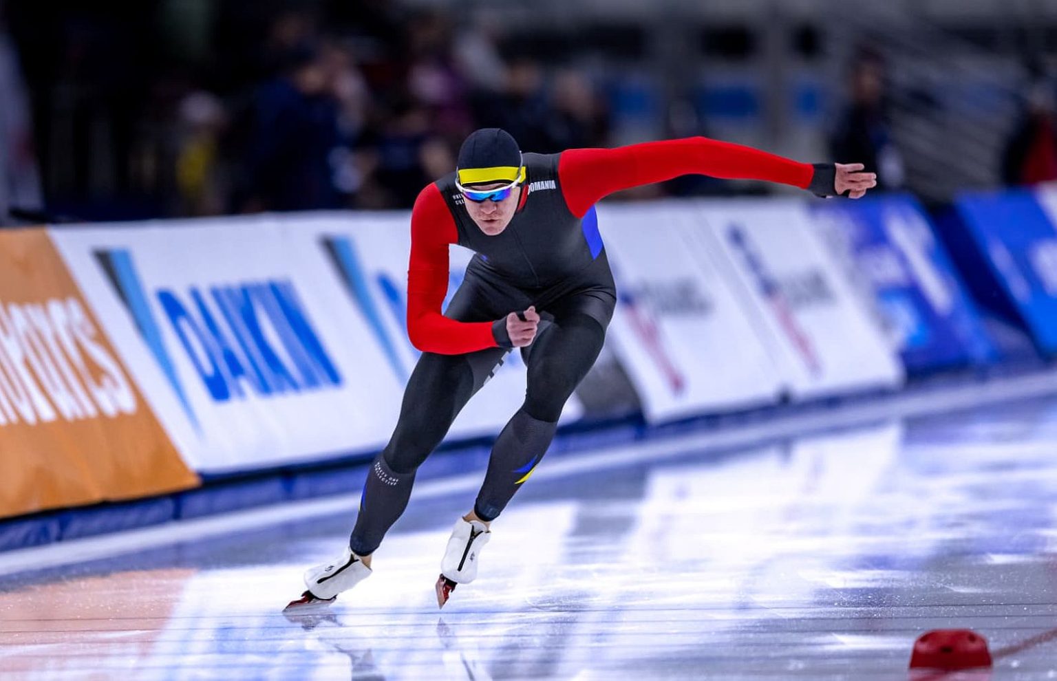 Sportivul secţiei de patinaj viteză