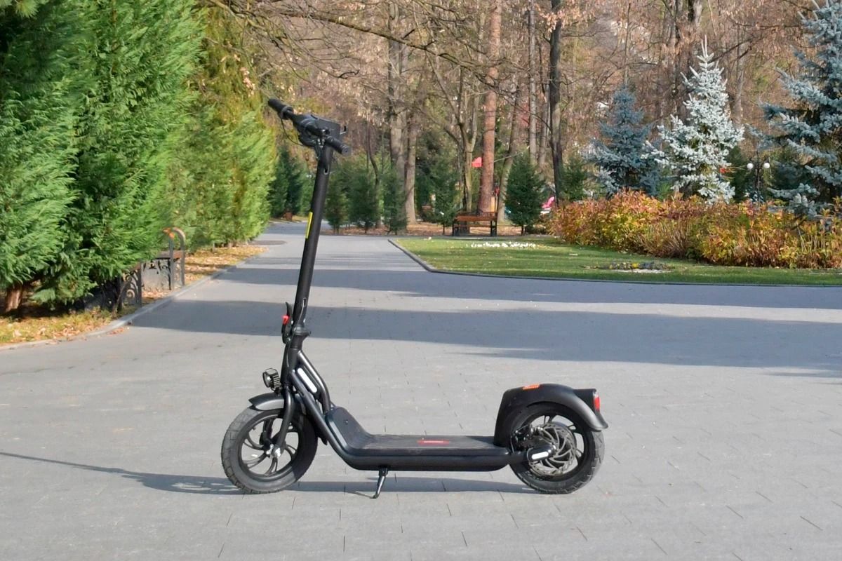 Noi reguli pentru trotinetele