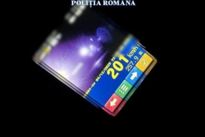 Depistat de polițiști cu 201 km/h