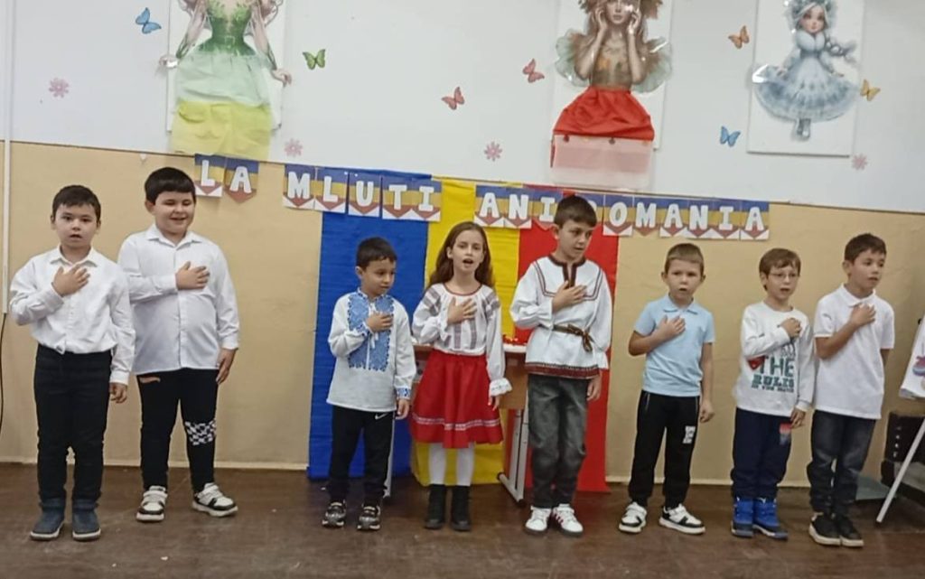 Elevii Școlii Dumbrava