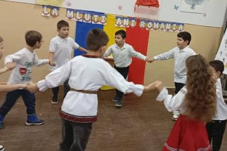 Elevii Școlii Dumbrava