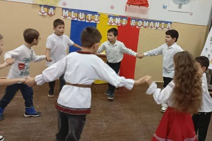 Elevii Școlii Dumbrava