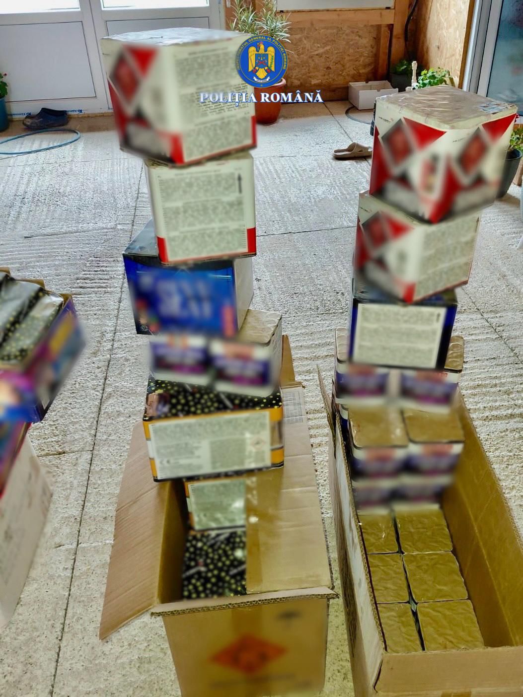 Aproximativ 200 de kilograme de articole pirotehnice