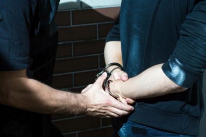 Patru fugiți de justiție