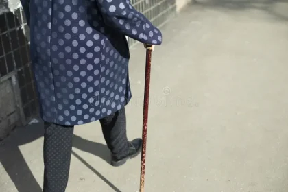 2 bunici păcăliți într-o fraudă uriașă de 108.000 de euro!