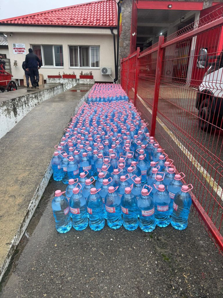 Apă potabilă donată