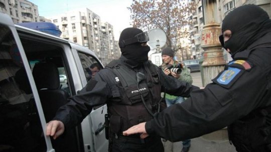 Reținuți de polițiștii