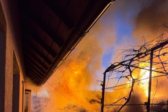 Incendiu extrem de violent