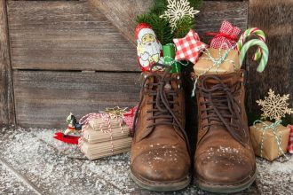 Moș Nicolae bate la ușă