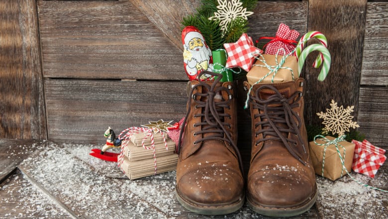 Moș Nicolae bate la ușă