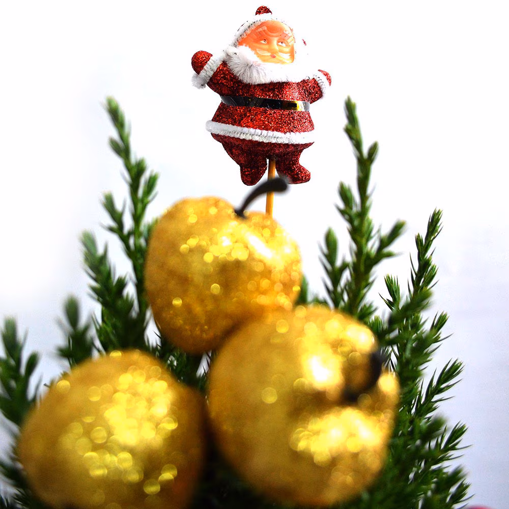 Cum au apărut decorațiunile