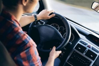 Tinerii din medii defavorizate