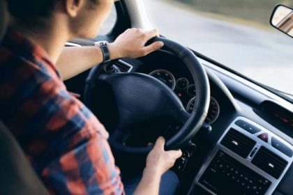 Tinerii din medii defavorizate