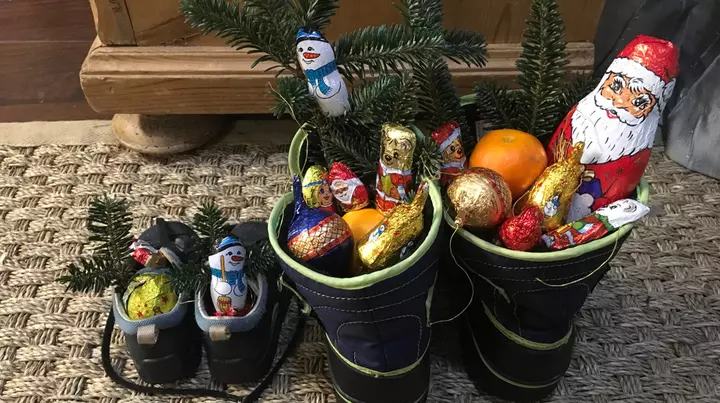 Moș Nicolae bate la ușă