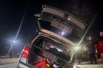 Mașină ieșită în decor