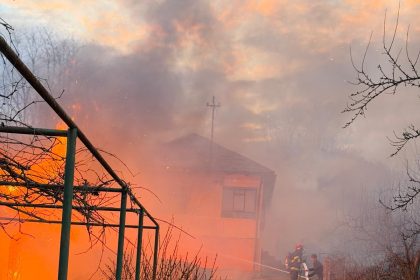 Incendiu la Dumbrăvești