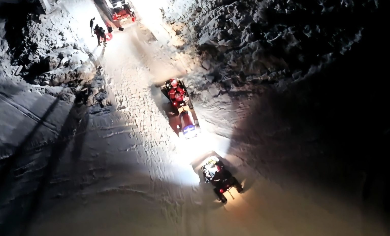 75 de persoane salvate